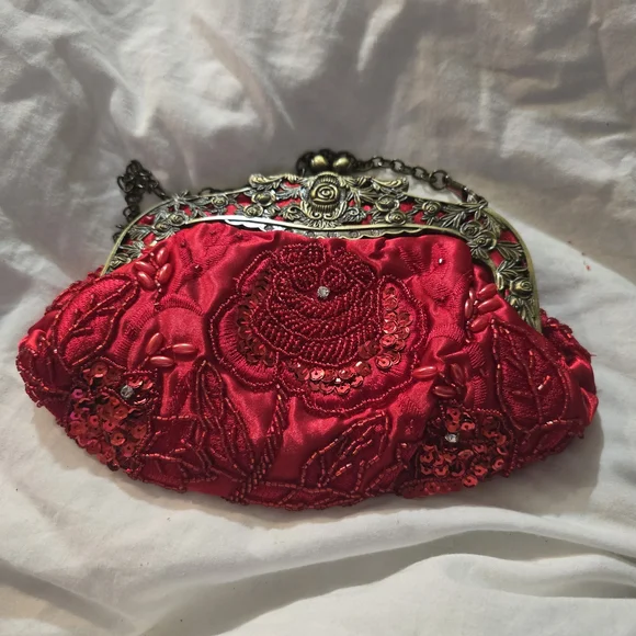 Elegant Red Beaded Clutch - Picture 1 of 6